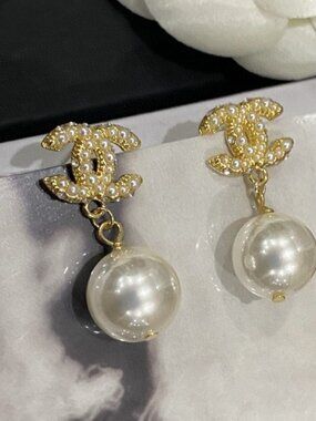 ✨ Chanel Gold Earrings ✨